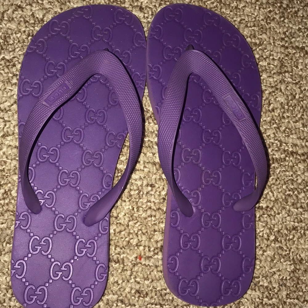 Gucci flip flops